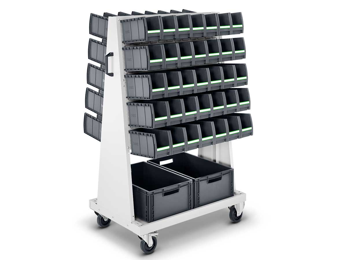 Opbevaringskasserne med åben front kan fastgøres til perfo-trolleyen på en overskuelig og mobil måde.